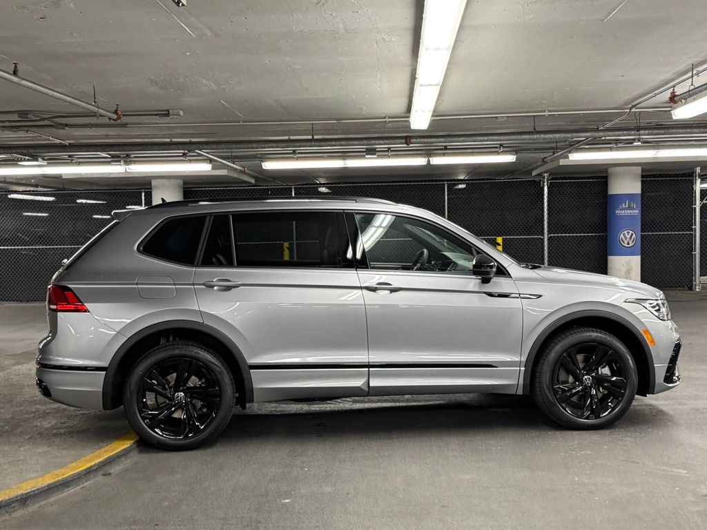 2024 Volkswagen Tiguan 2.0T SE R-Line Black 38