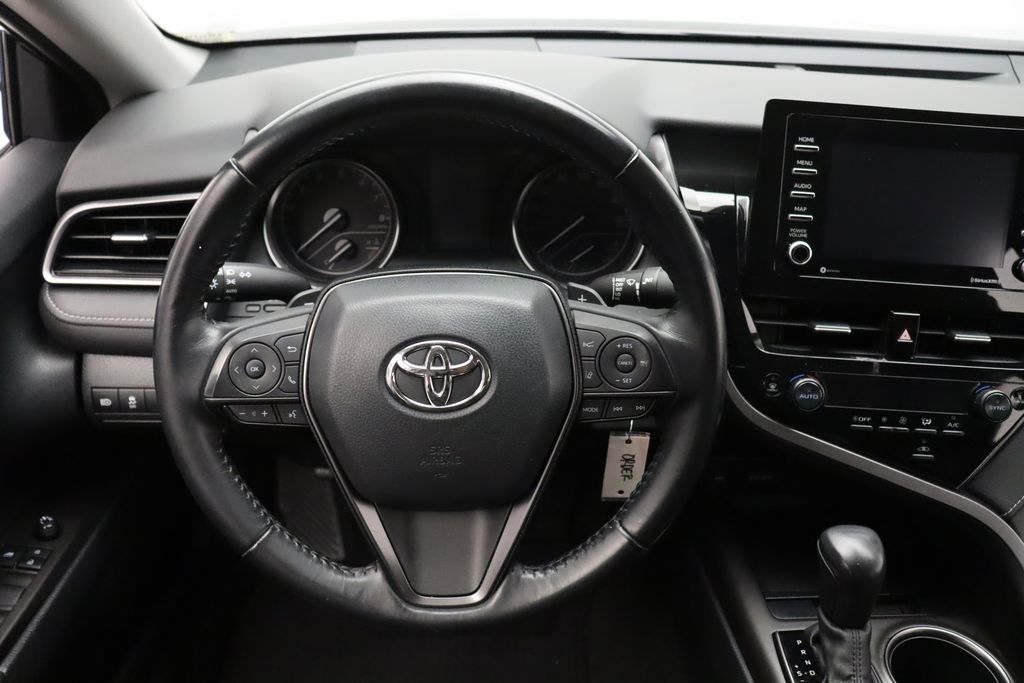 2022 Toyota Camry SE 23