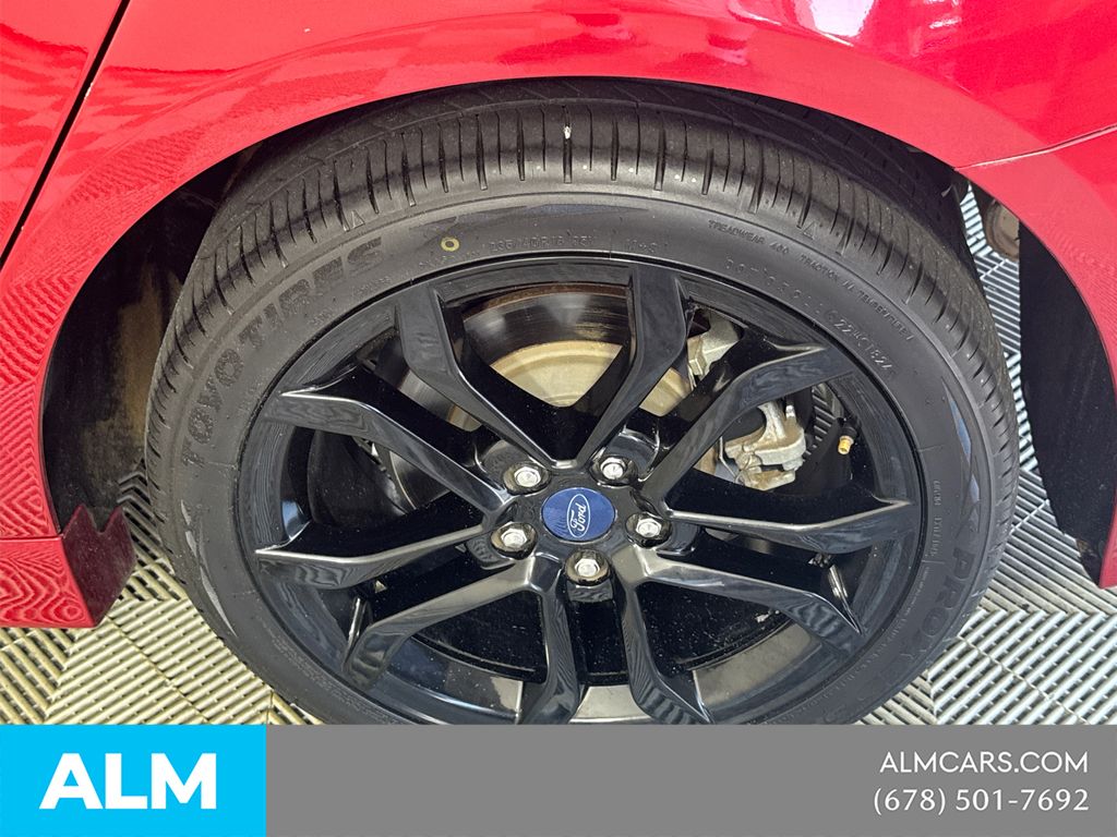 Used 2020 Red Ford SE image 22