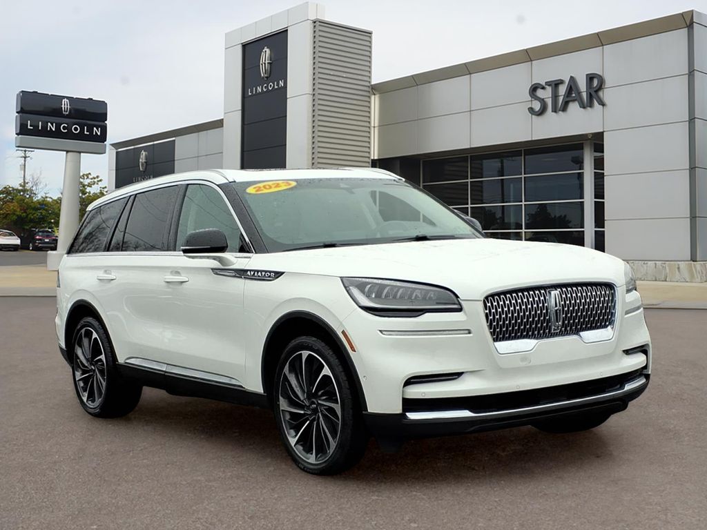 Pristine White Metallic Tri-Coat 2023 Lincoln Aviator Reserve AWD SUV / Crossover All-Wheel Drive Automatic
