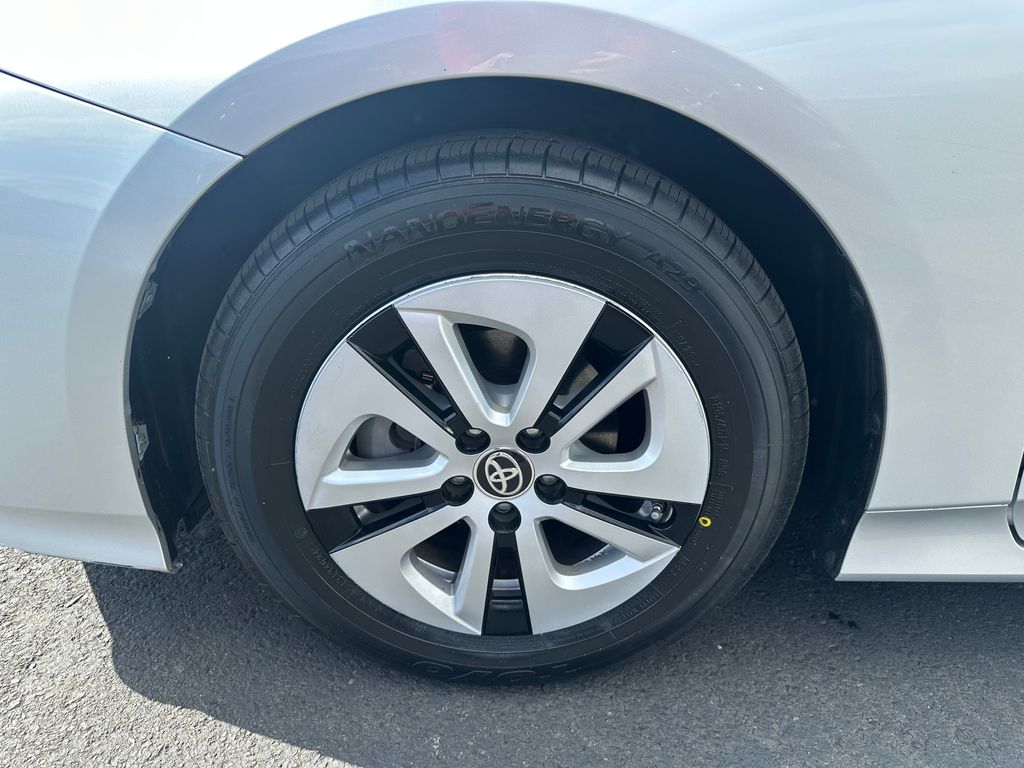 2016 Toyota Prius Three