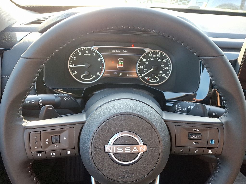 2025 Nissan Pathfinder SV 9