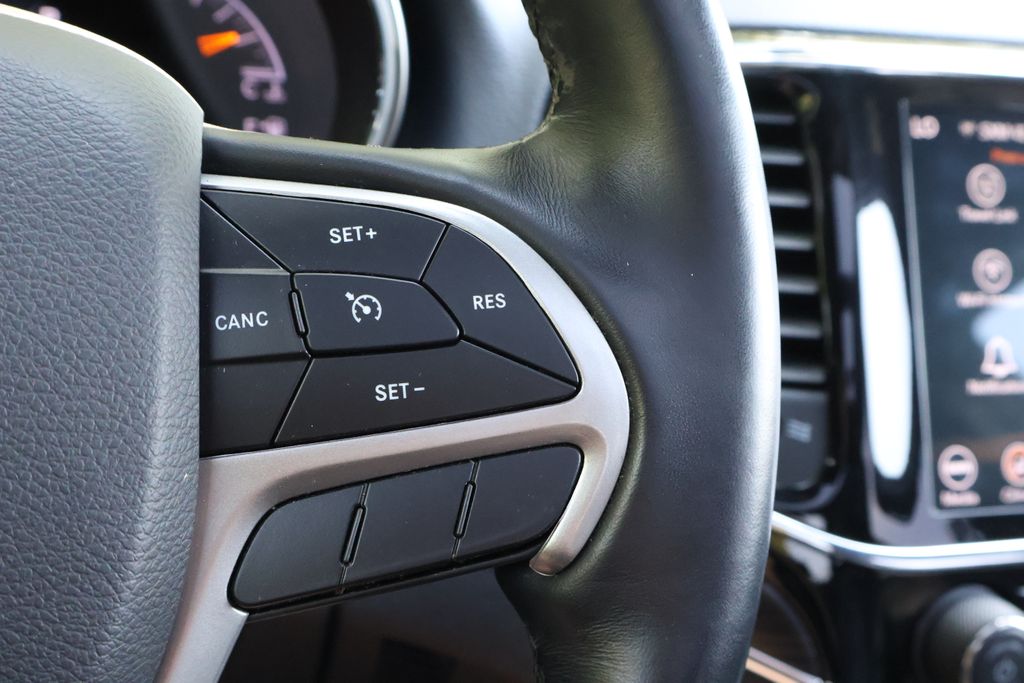 Thumbnail: 2022 Jeep Grand Cherokee - 30