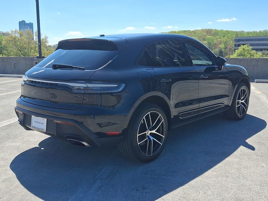 Thumbnail: 2024 Porsche Macan - 8