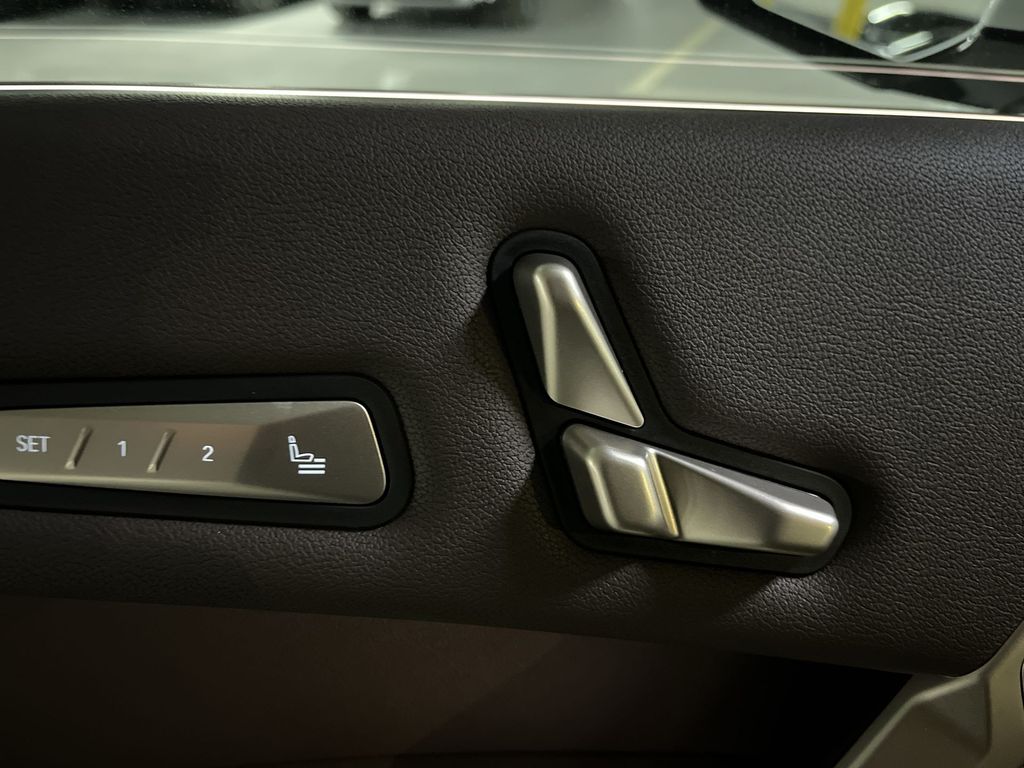 Thumbnail: 2026 BMW iX - 12