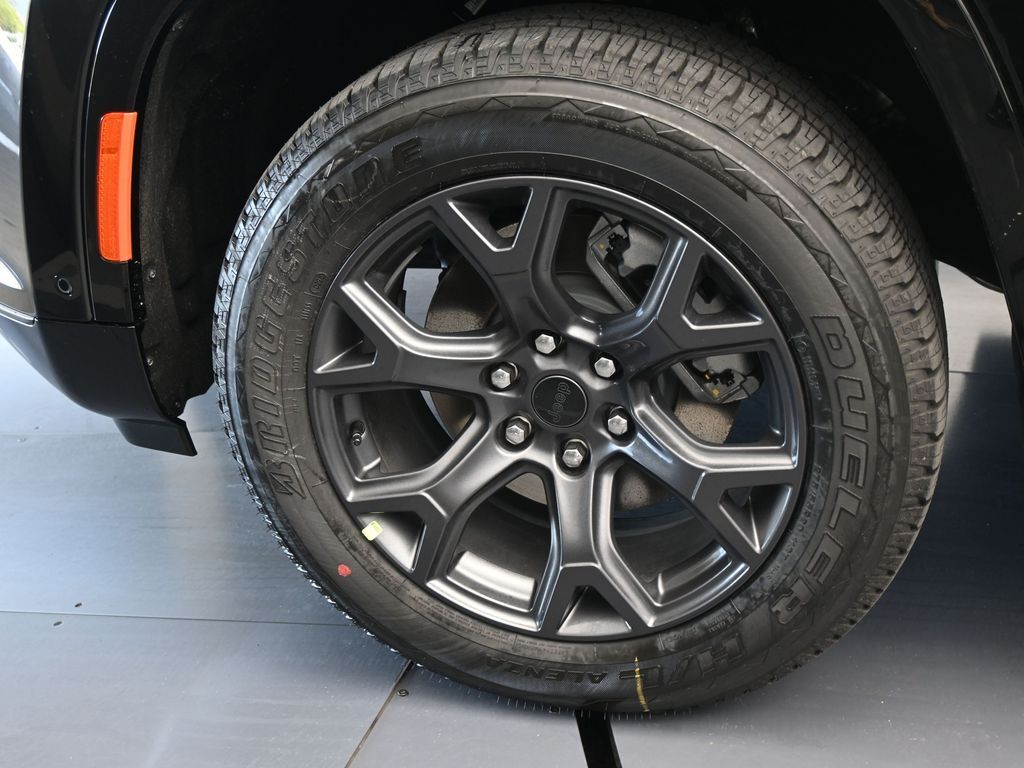 New 2026 High Gloss Black Jeep Limited Altitude image 27