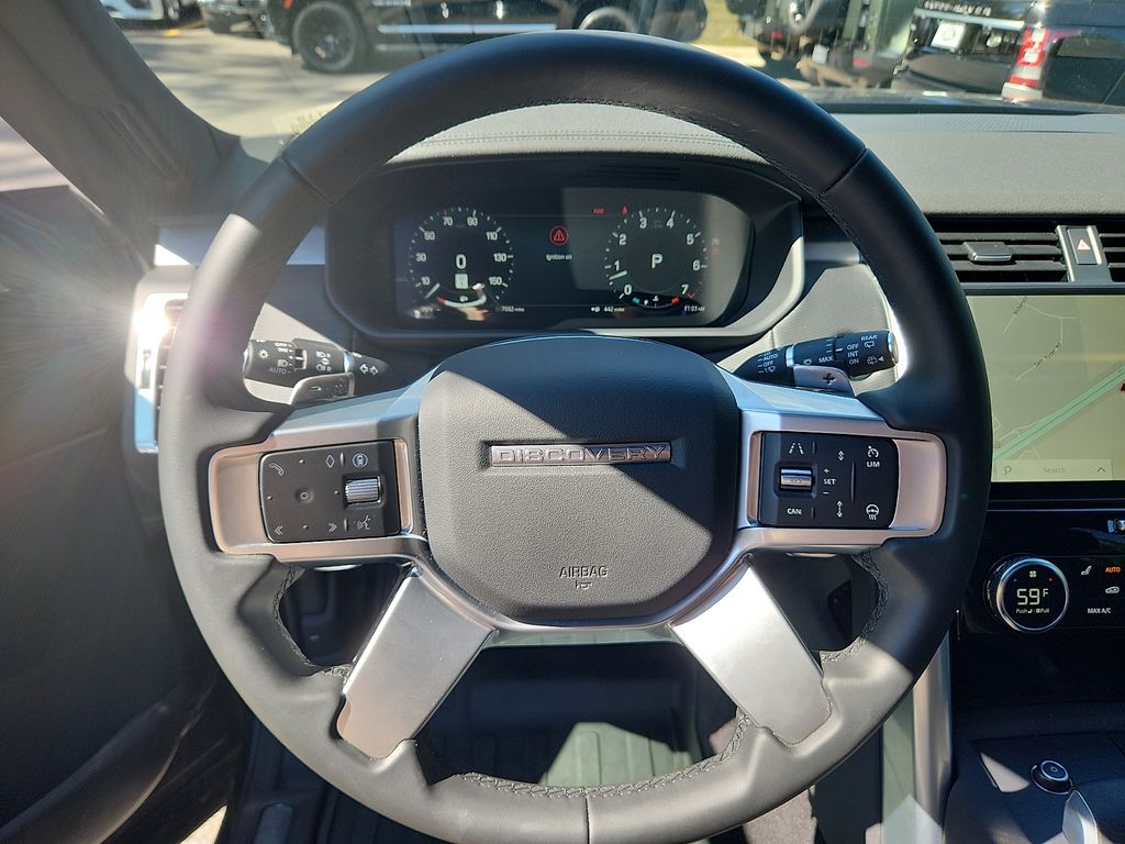 Thumbnail: 2026 Land Rover Discovery - 20