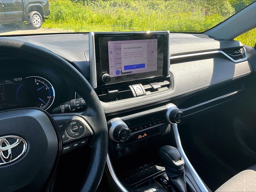 2023 Toyota RAV4 Hybrid — photo 26