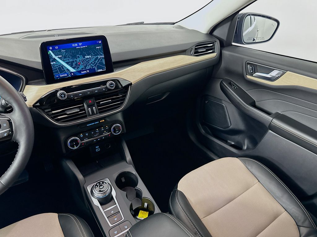 Thumbnail: 2022 Ford Escape - 24