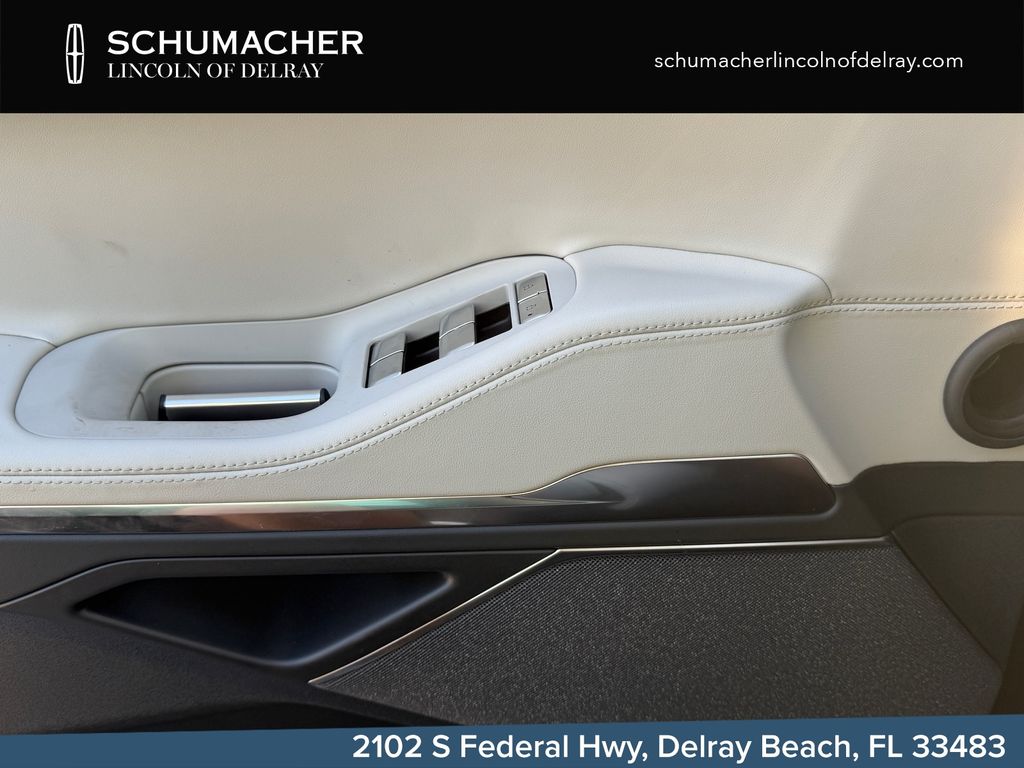 new 2026 Lincoln Navigator car, priced at $97,879