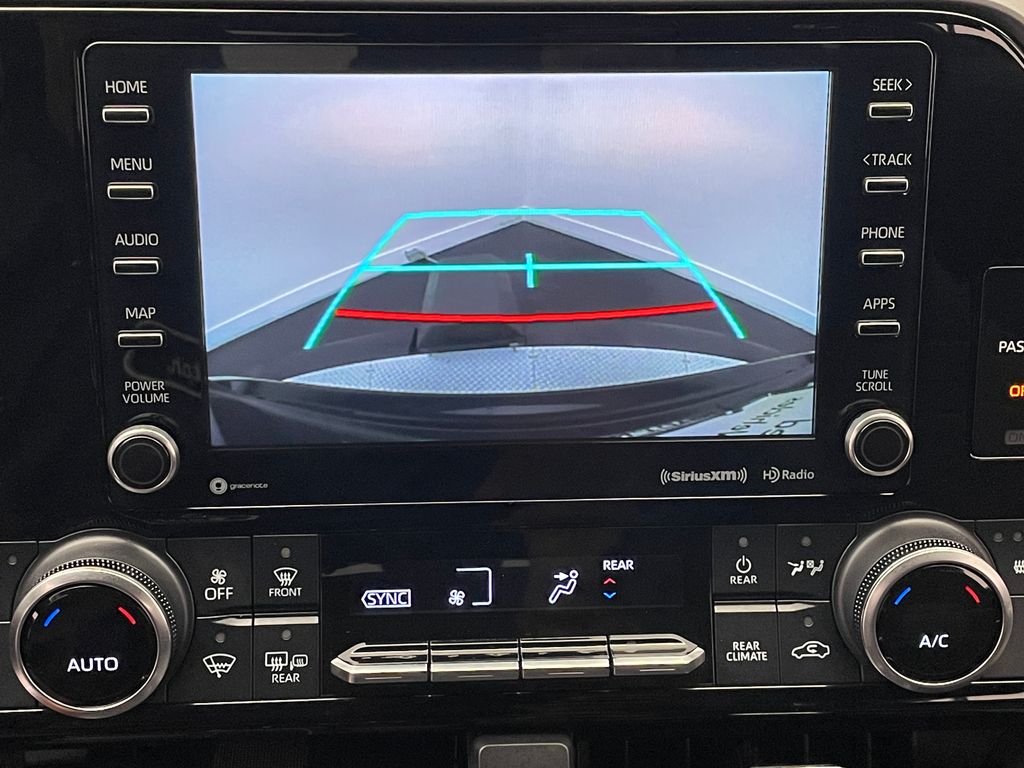 2022 Toyota Highlander XLE 26
