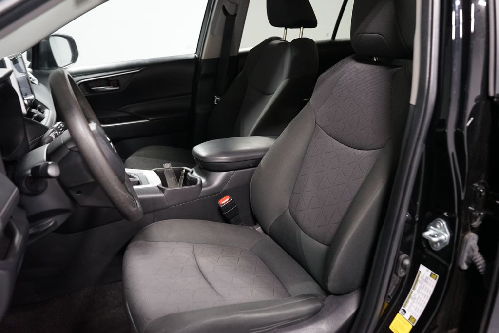 Thumbnail: 2024 Toyota RAV4 - 6