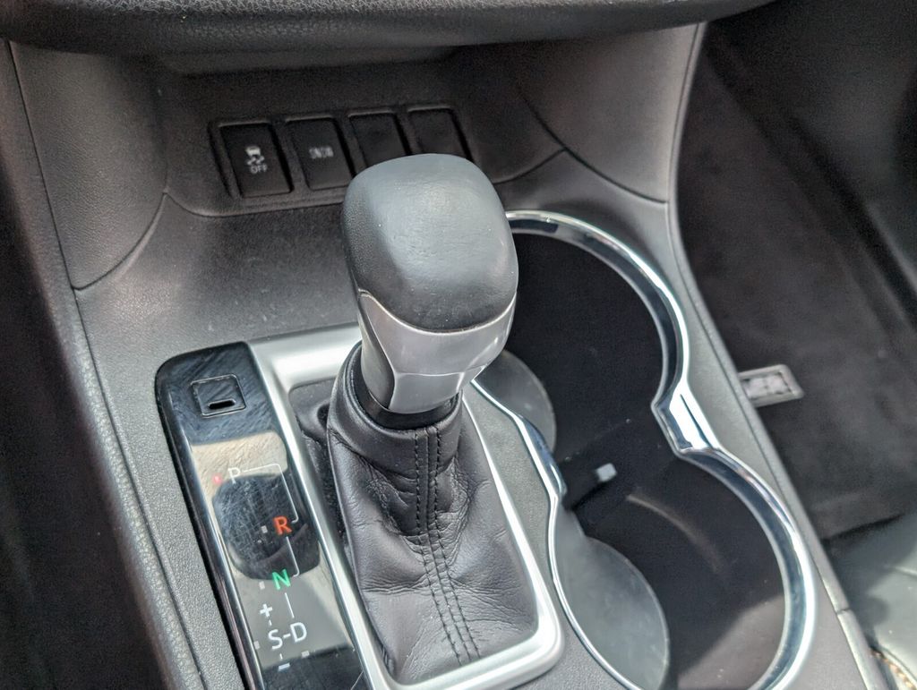 used 2018 Toyota Highlander car, priced at $25,988