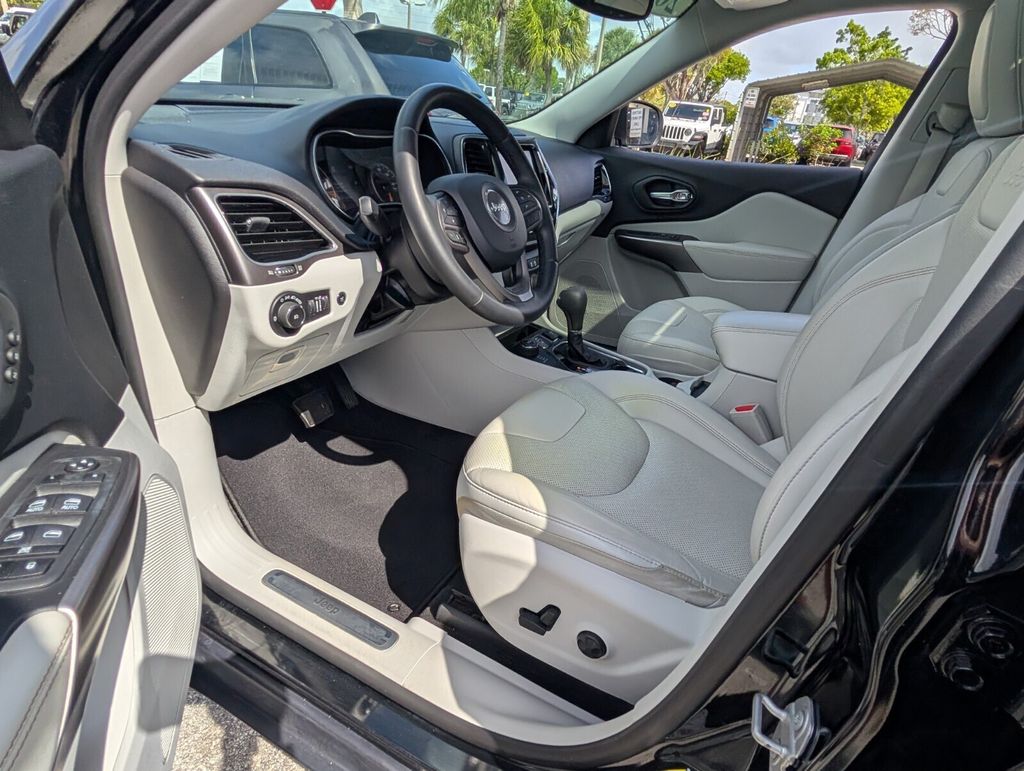 used 2019 Jeep Cherokee car, priced at $15,998