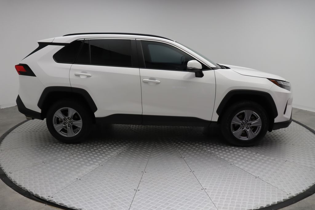 2022 Toyota RAV4 XLE 7