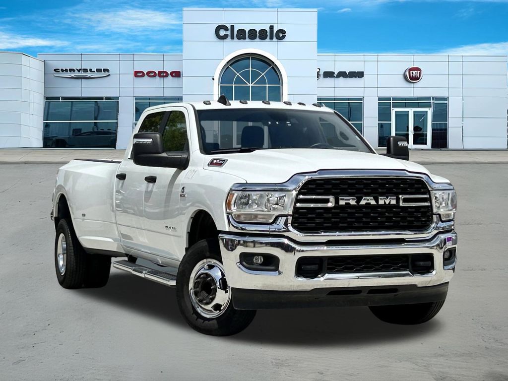 Bright White Clearcoat 2024 RAM 3500 Big Horn Crew Cab LB DRW 4WD Pickup Truck Four-Wheel Drive 6-Speed Automatic