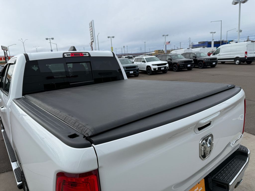 Certified Used 2021 White Ram Big Horn/Lone Star image 33