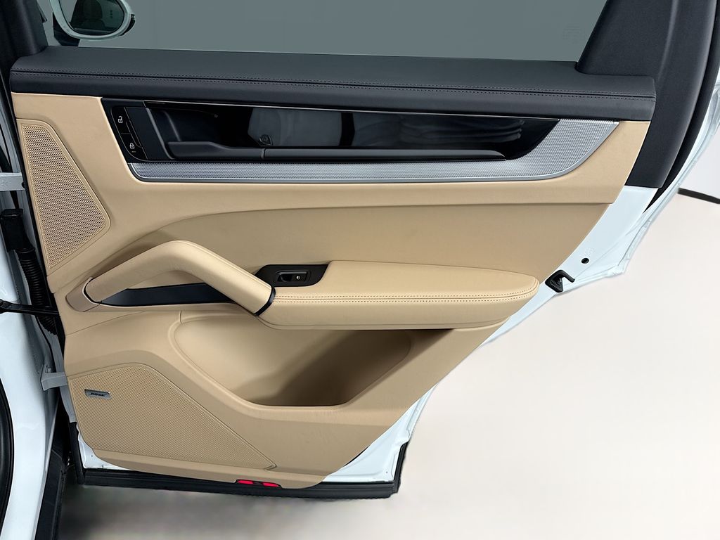 Thumbnail: 2025 Porsche Cayenne - 28