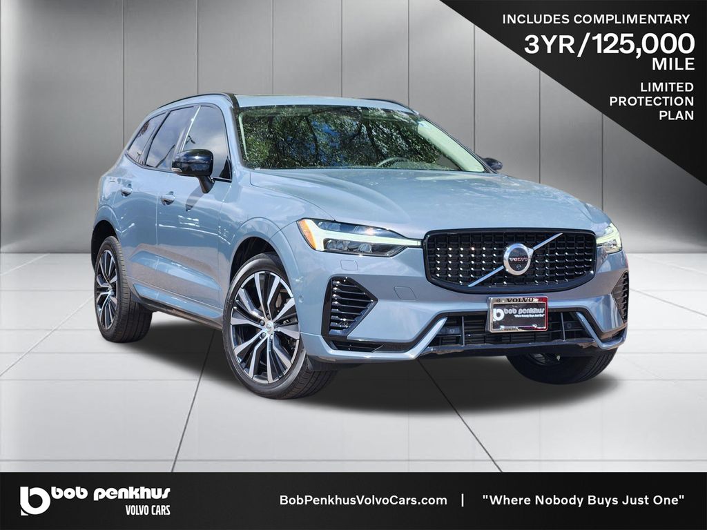 2023 Volvo XC60 Recharge Plug-In Hybrid T8 Plus Dark Theme