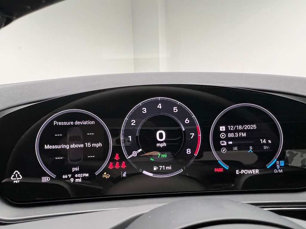 Thumbnail: 2026 Porsche Cayenne - 10
