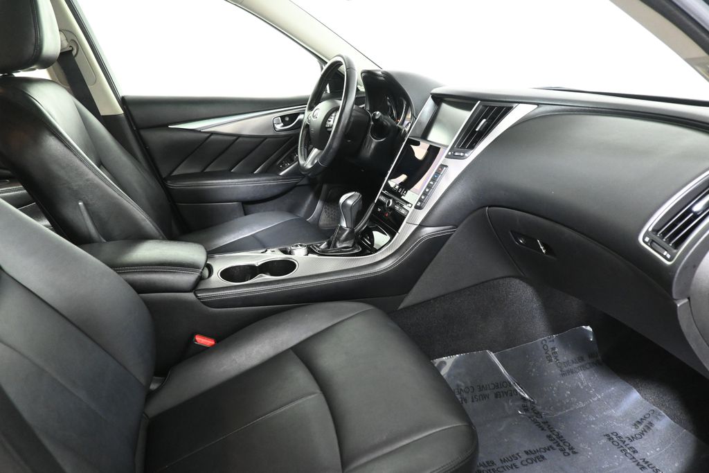 Thumbnail: 2016 INFINITI Q50 - 26