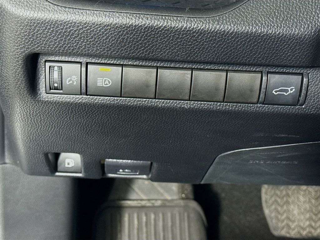 Thumbnail: 2023 Toyota RAV4 - 10