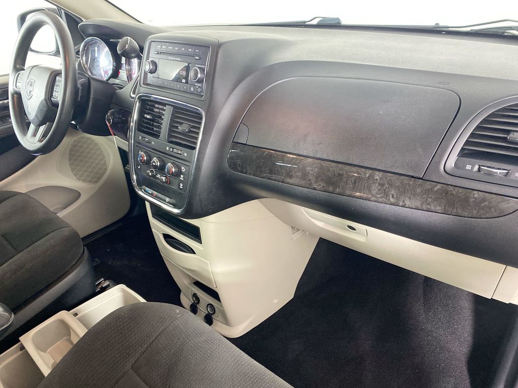 2013 Dodge Grand Caravan SXT photo
