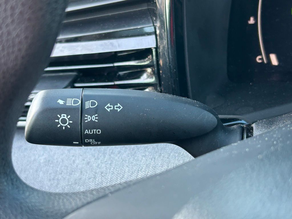 Thumbnail: 2025 Toyota Camry - 21