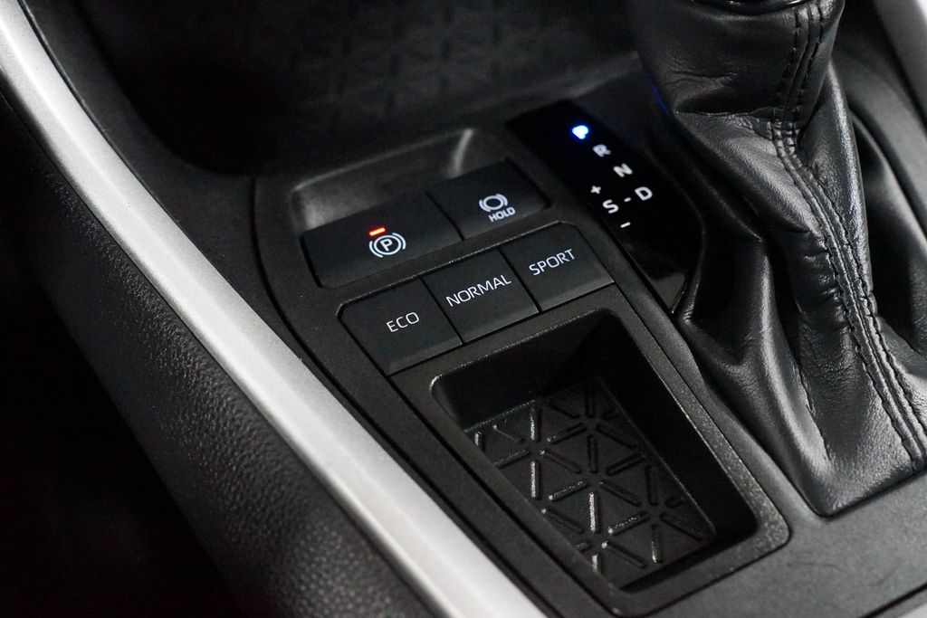 Thumbnail: 2024 Toyota RAV4 - 22