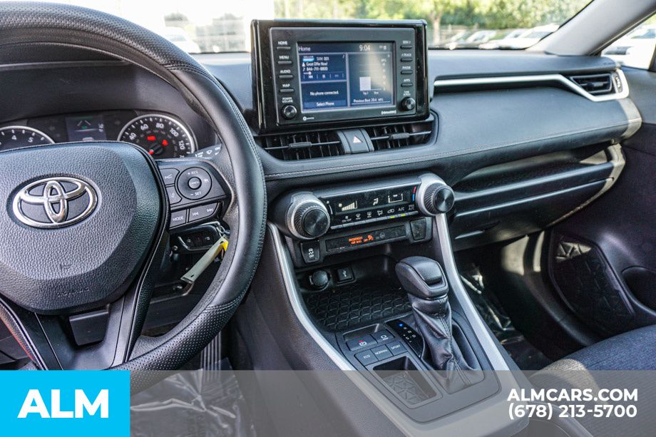 2021 Toyota RAV4 LE - Photo 33