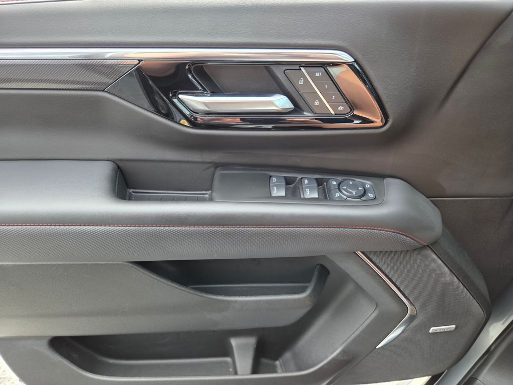 Used 2025 Chevrolet Suburban SUV