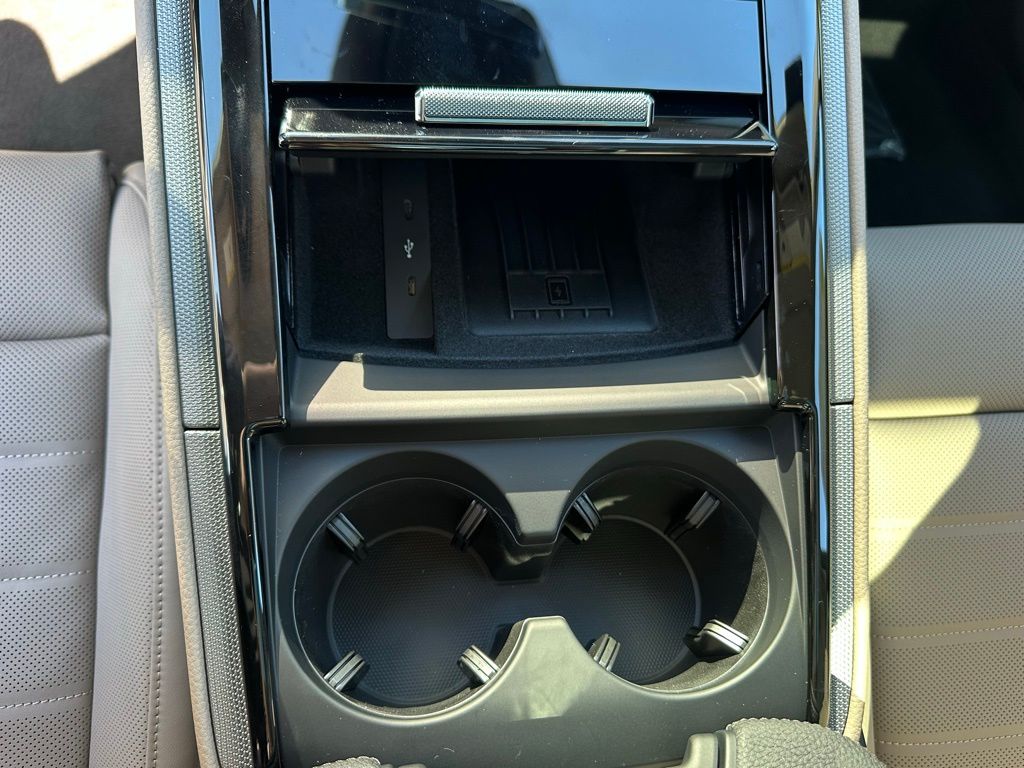 Thumbnail: 2026 Porsche Panamera - 24