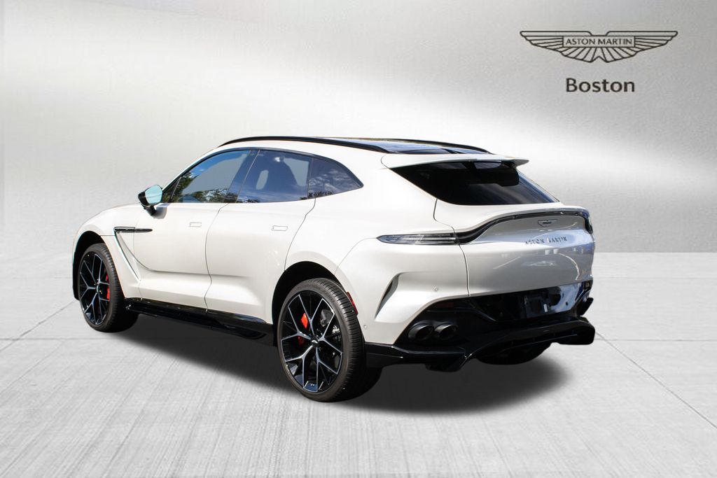 2025 Aston Martin DBX