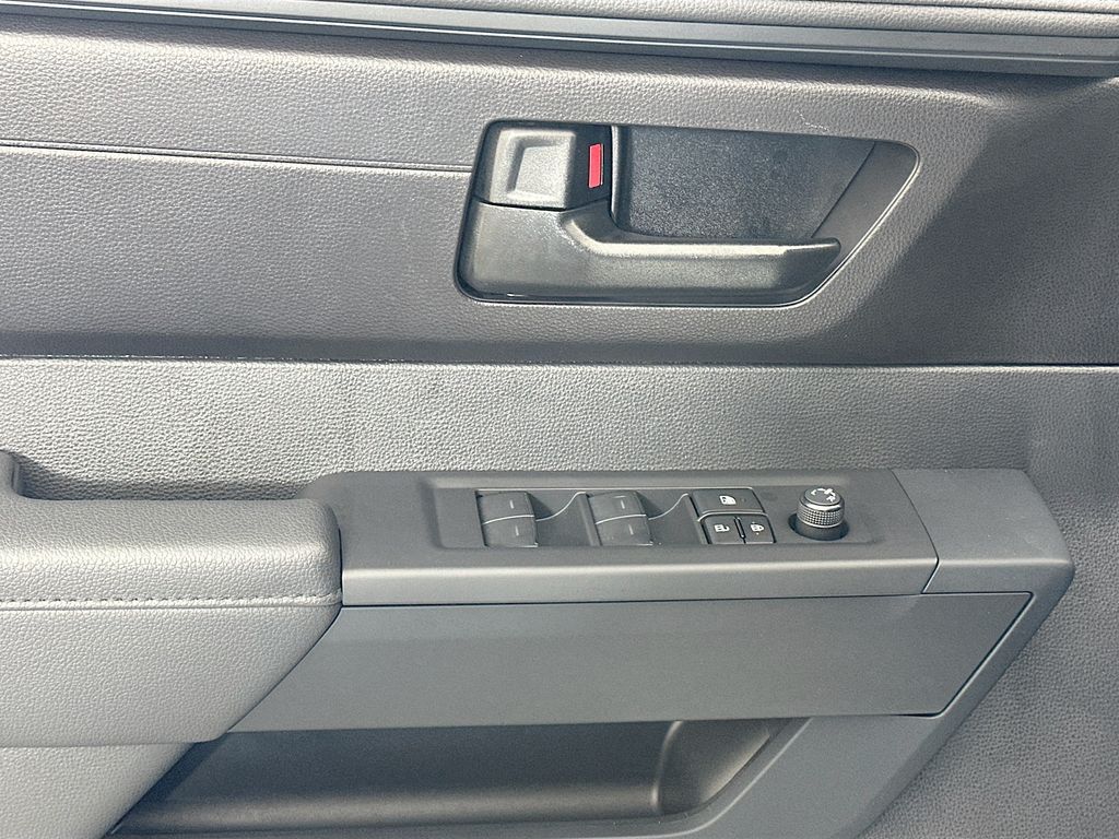 2025 Toyota Tundra SR 18