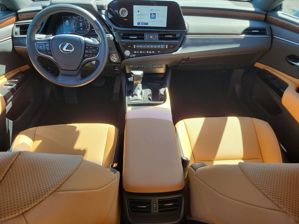 used 2025 Lexus ES car, priced at $42,500