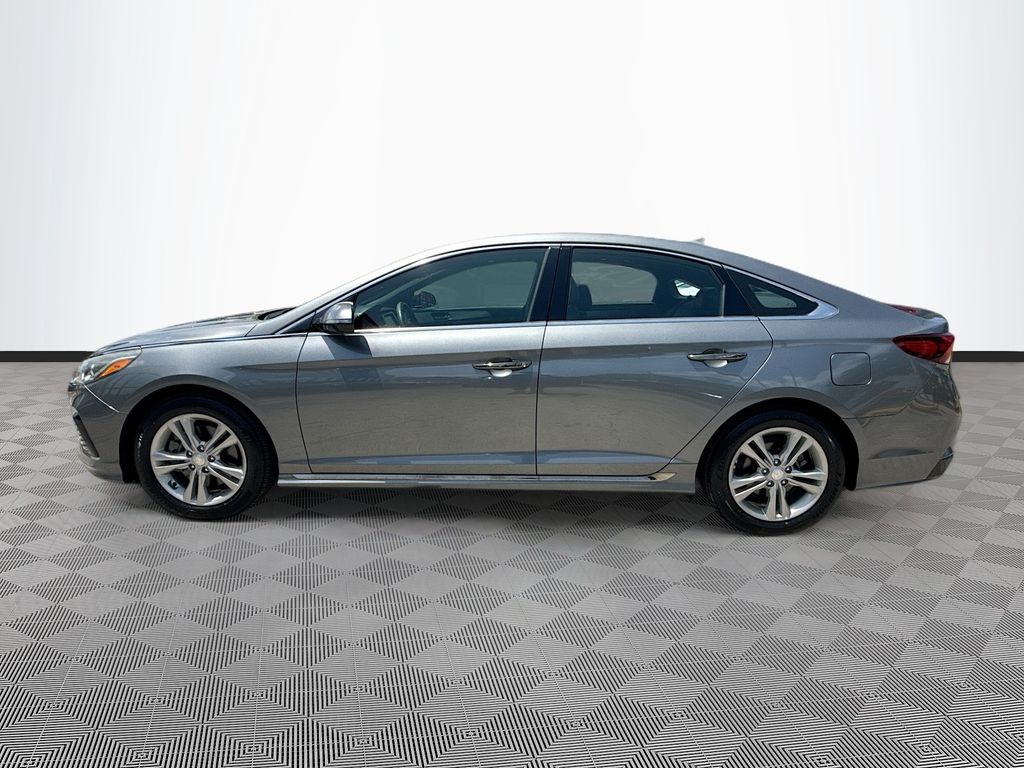 Used 2018 Gray Hyundai Sport+ image 4