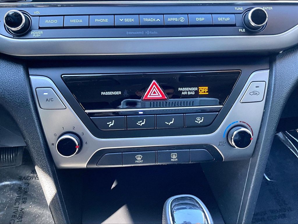 2018 Hyundai Elantra — photo 26