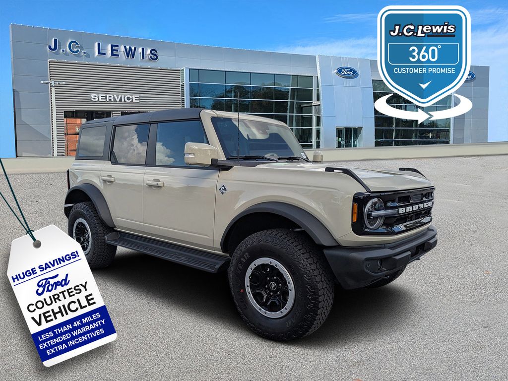 2025 Ford Bronco Outer Banks