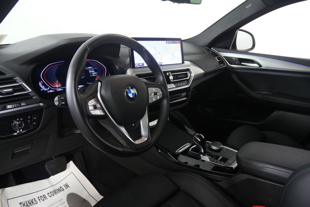 Thumbnail: 2025 BMW X4 - 12