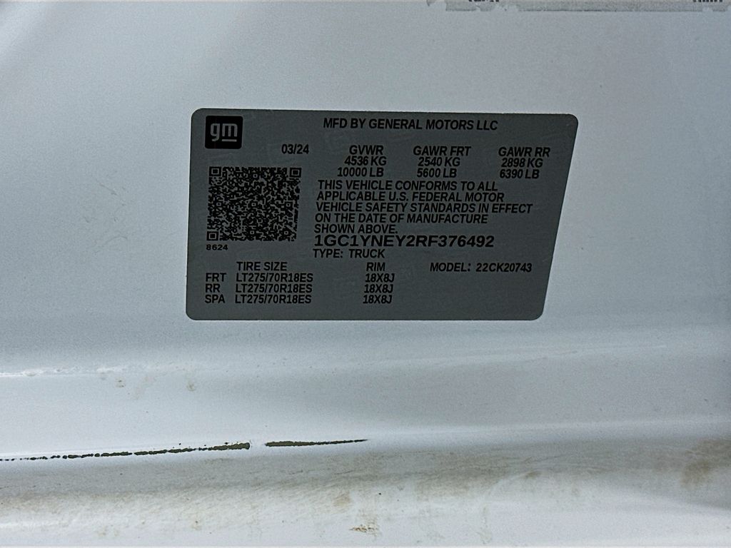 Used 2024 White Chevrolet LT image 36