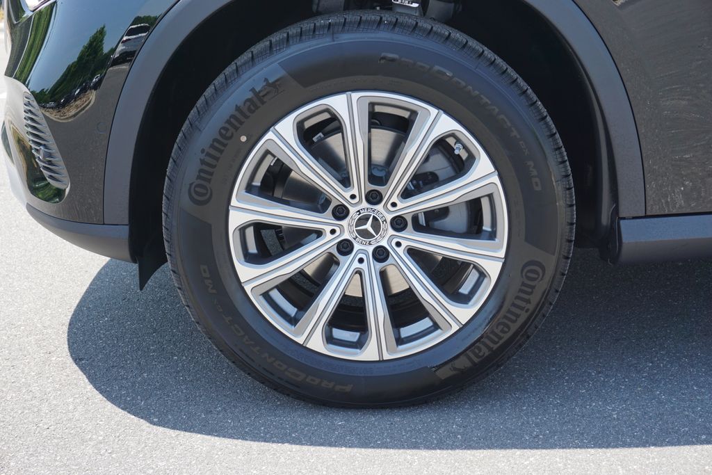 2025 Mercedes-Benz GLC 300 9