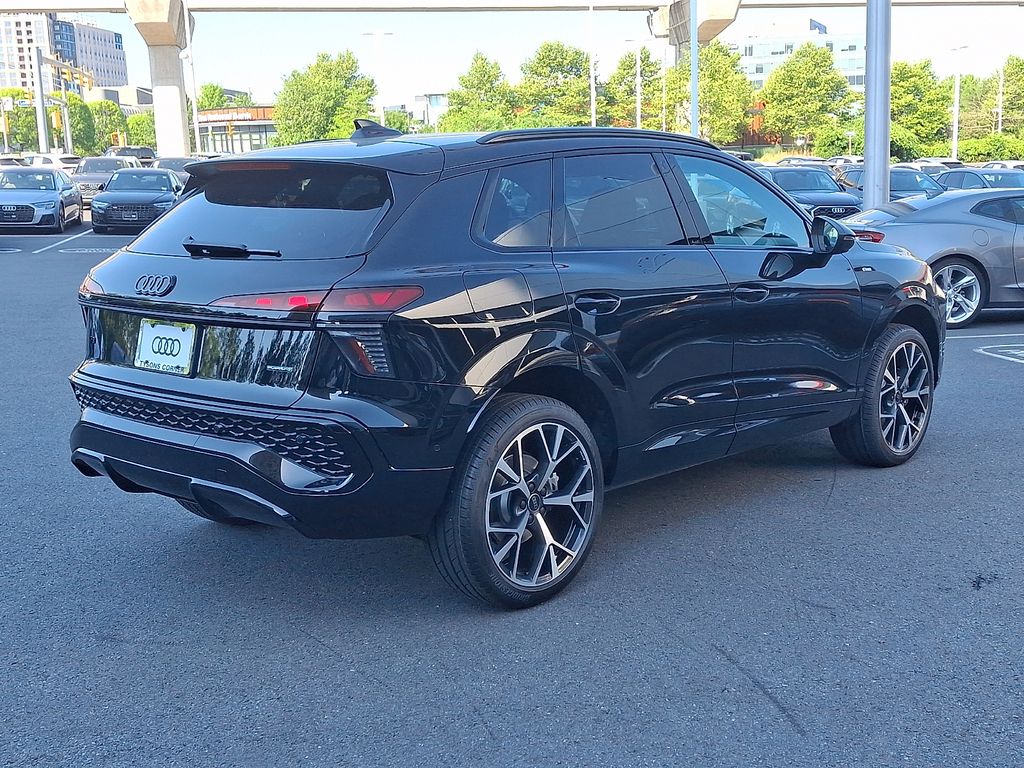 Thumbnail: 2026 Audi Q3 - 3