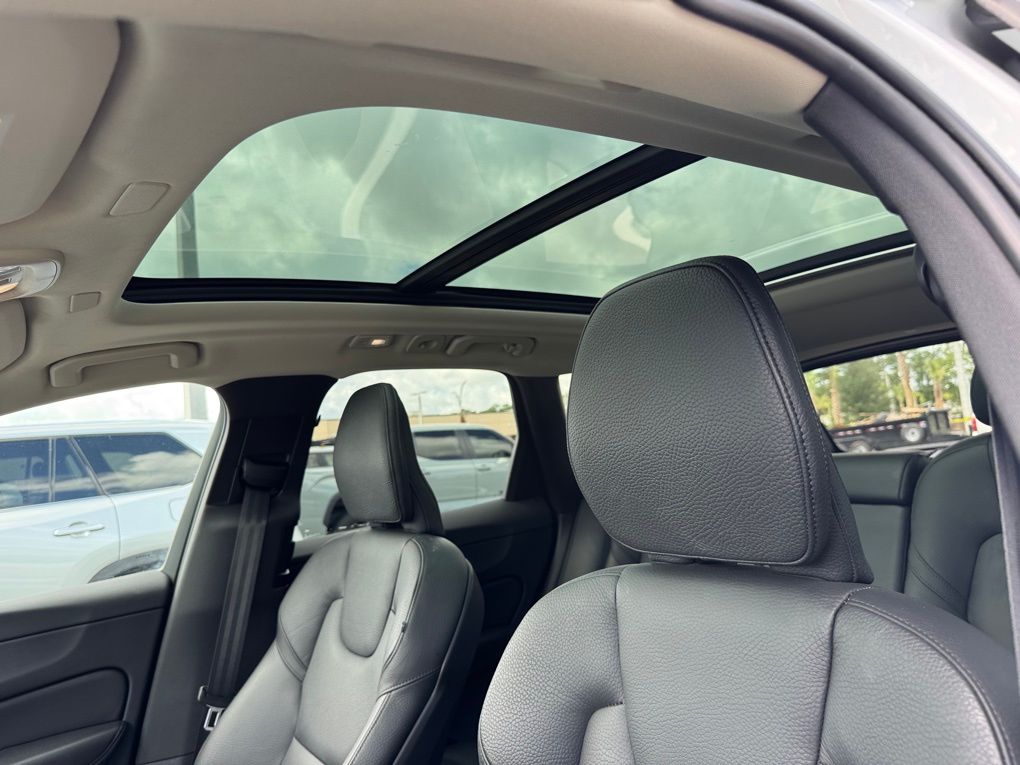 2023 Volvo XC60 B5 Plus photo 34