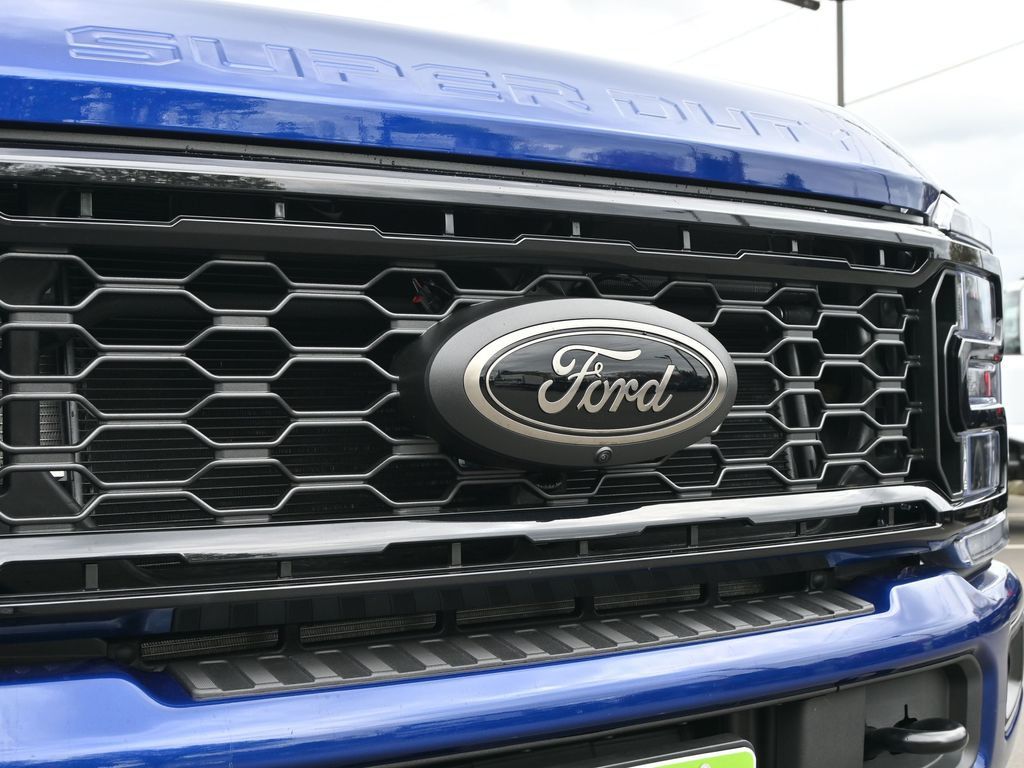 2026 Ford F-350 Super Duty XLT