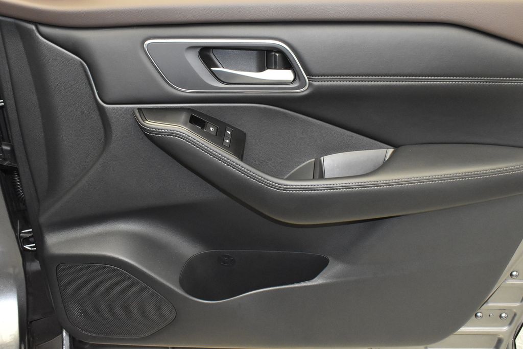 Thumbnail: 2021 Nissan Rogue - 24