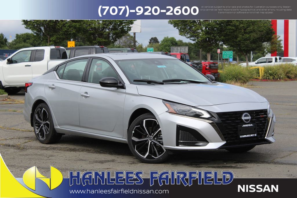 Brilliant Silver Metallic 2025 Nissan Altima Sedan Front-Wheel Drive Continuously Variable Transmission