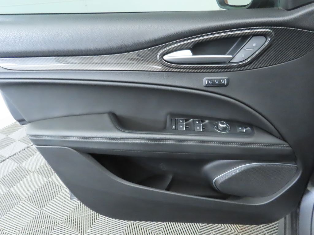 Thumbnail: 2020 Alfa Romeo Stelvio - 24