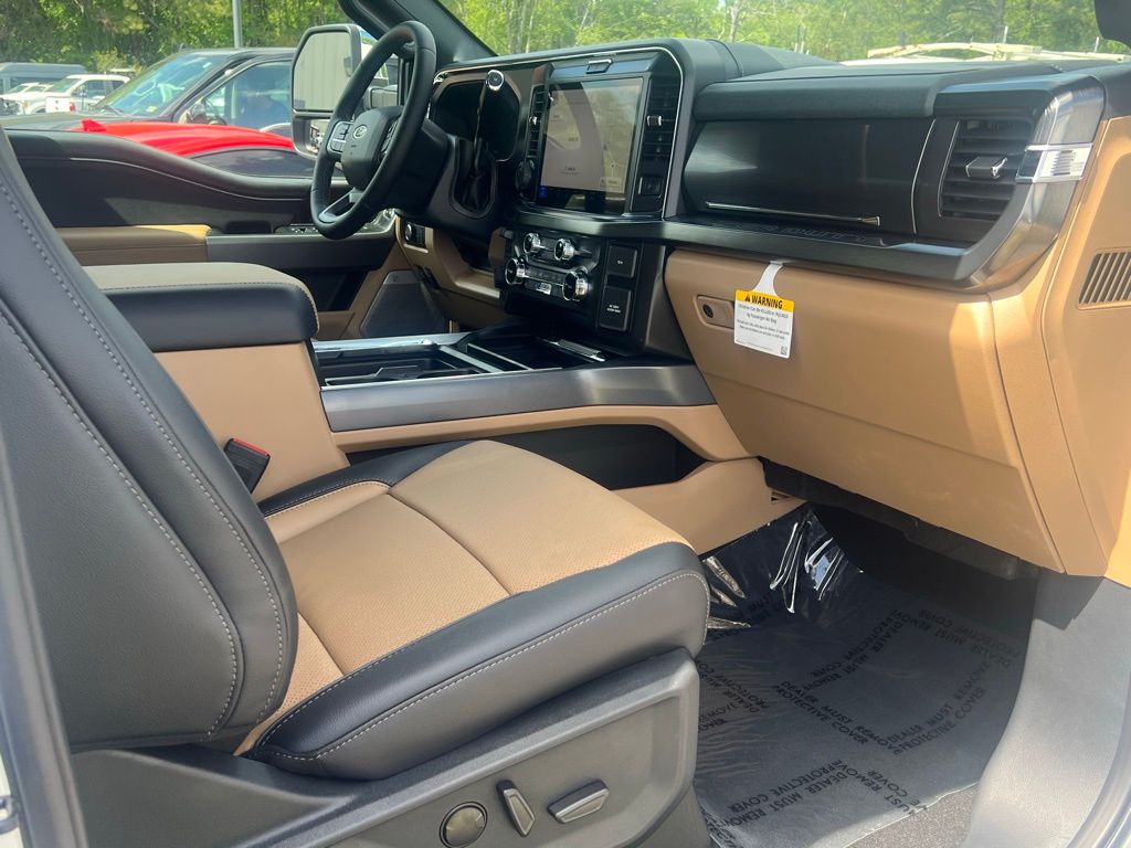 2025 Ford F-250SD Lariat White at Walterboro Ford