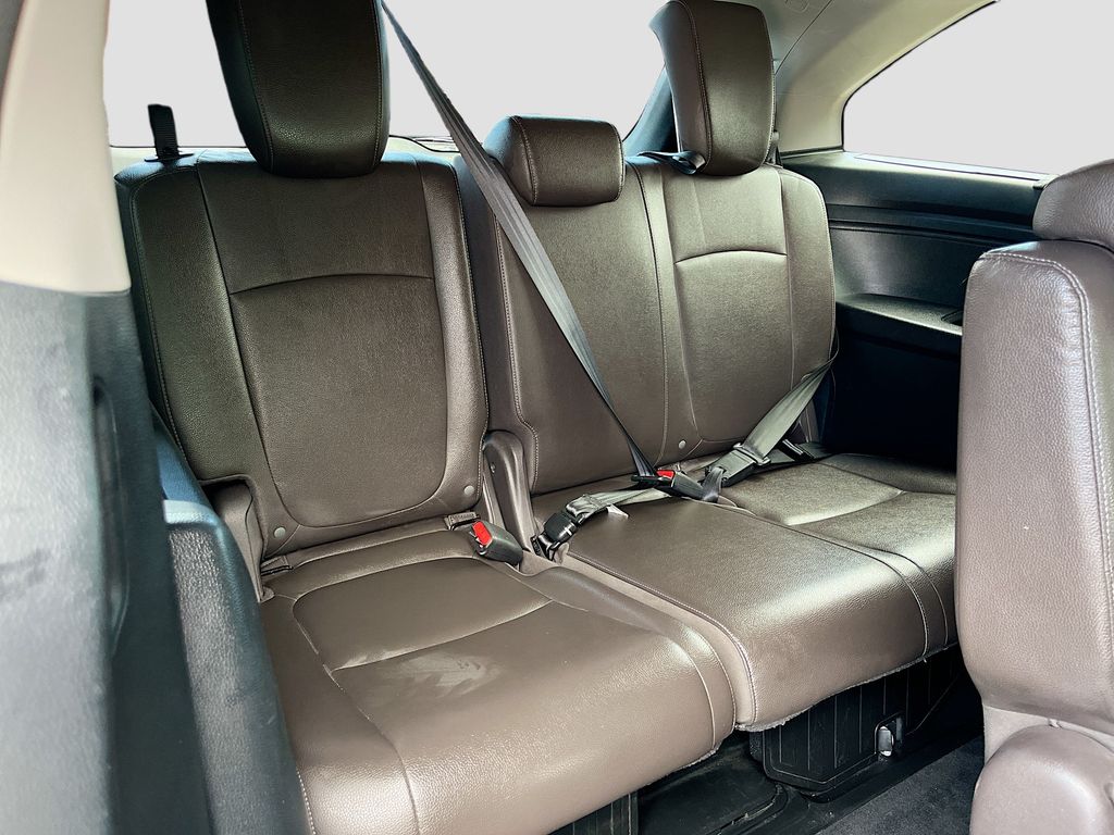 Used 2023 Silver Honda Touring image 29