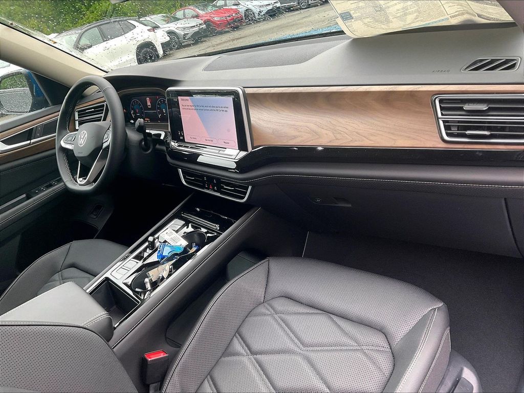 2026 Volkswagen Atlas — photo 9
